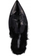 Chiara Ferragni Damen sandalen mit spitzer Zehenpartie aus schwarzem Lackleder mit Fellfutter